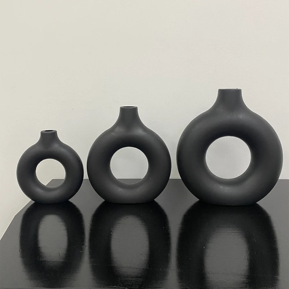 1Pcs Plastic Flat Minimalist Vase Wedding Decoration Donut Shape Flower Vase Oval Hollow Black Vases Fashion Home Living Room